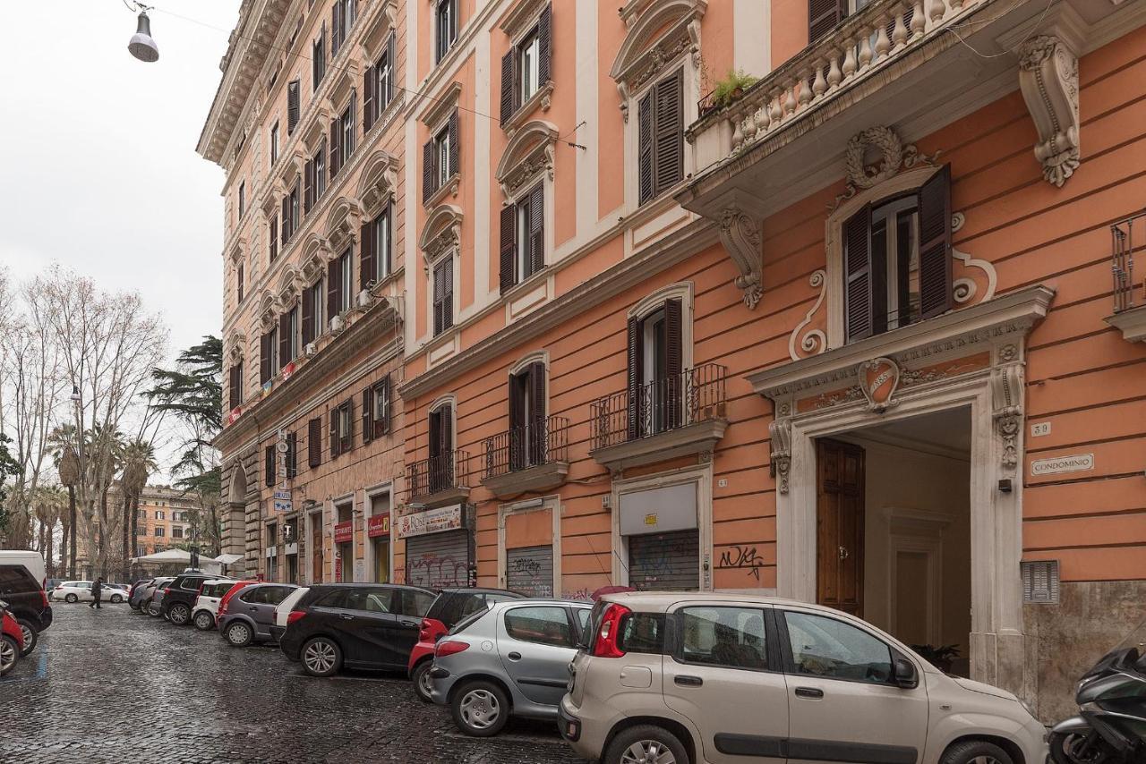 Vittorio Emmanuele & Colosseo Studio Рим Екстериор снимка