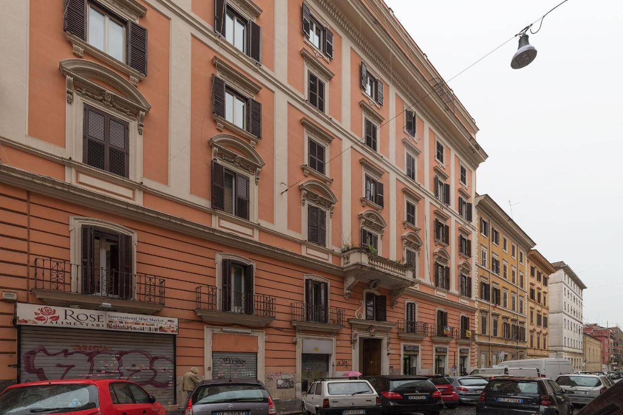 Vittorio Emmanuele & Colosseo Studio Рим Екстериор снимка